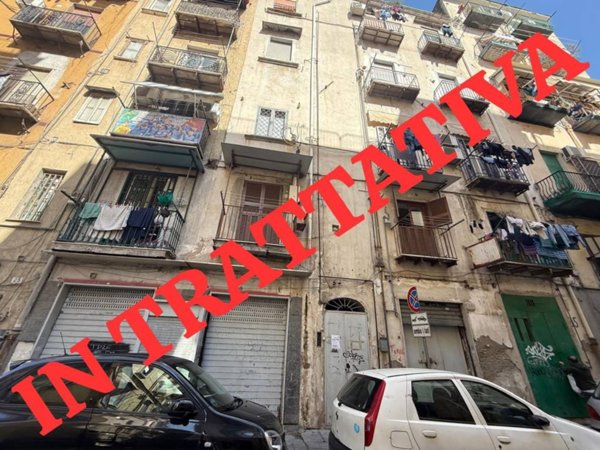 negozio in vendita a Napoli in zona Pendino / San Giuseppe