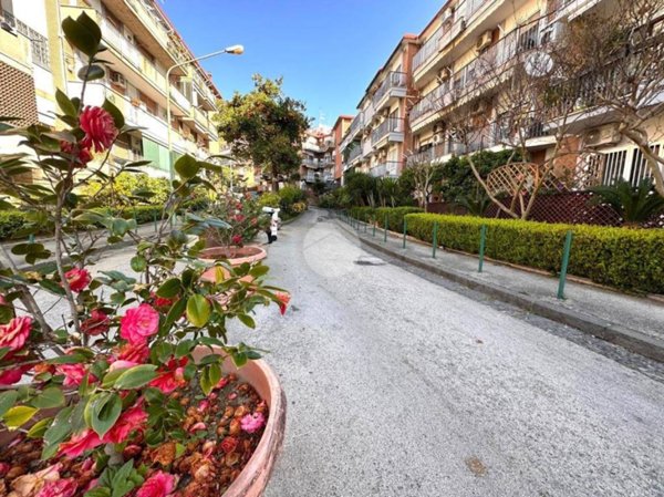 appartamento in vendita a Napoli in zona Fuorigrotta