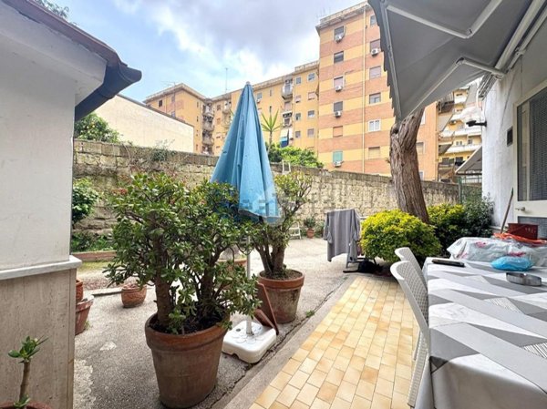 appartamento in vendita a Napoli in zona Poggioreale