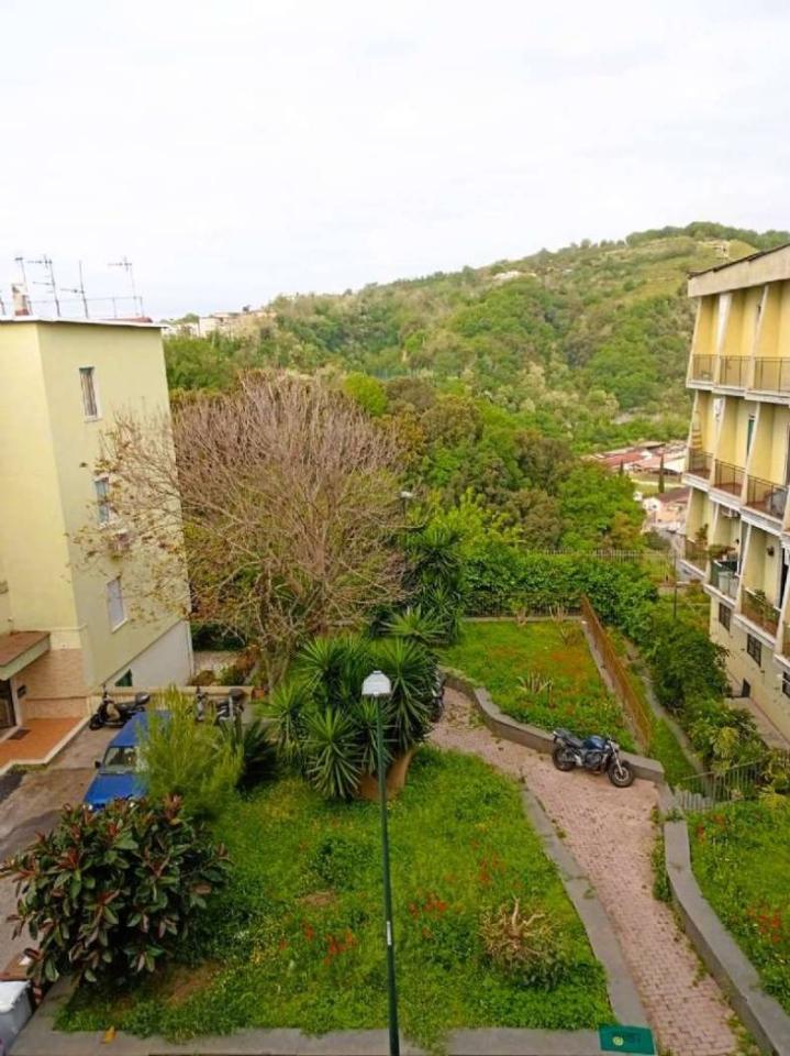 appartamento in vendita a Napoli in zona Bagnoli