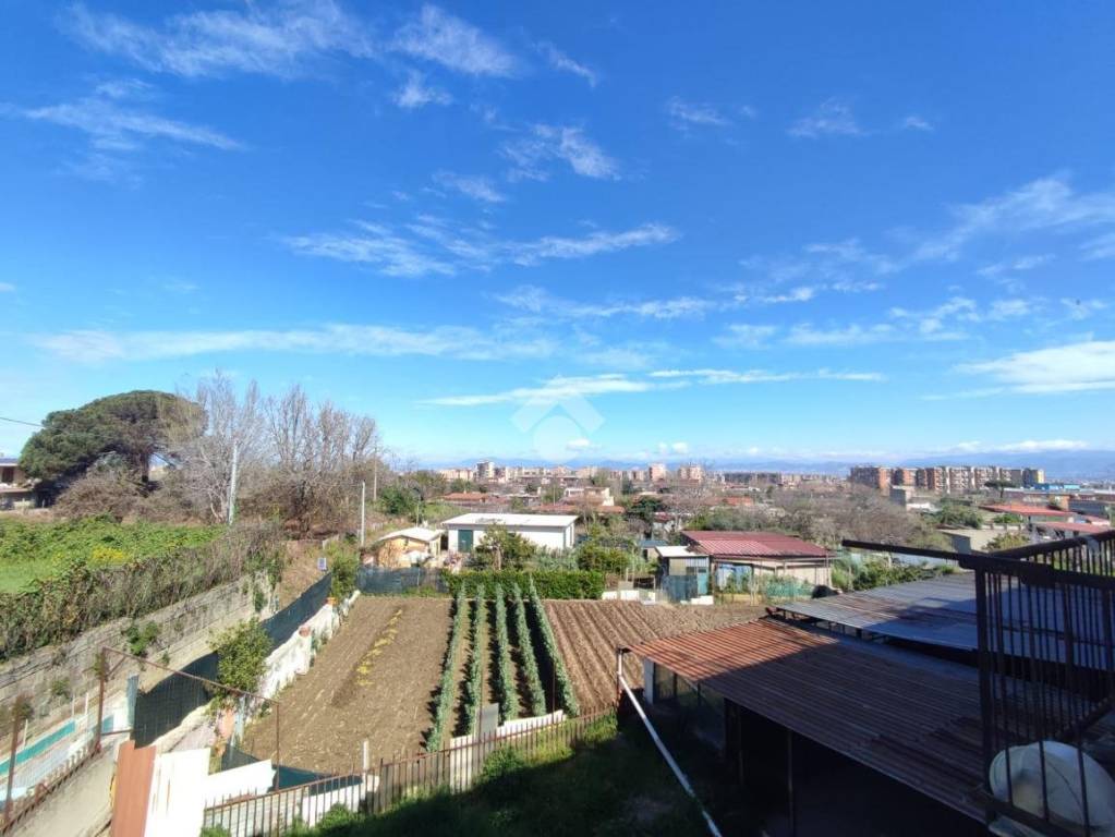 appartamento in vendita a Napoli in zona Piscinola