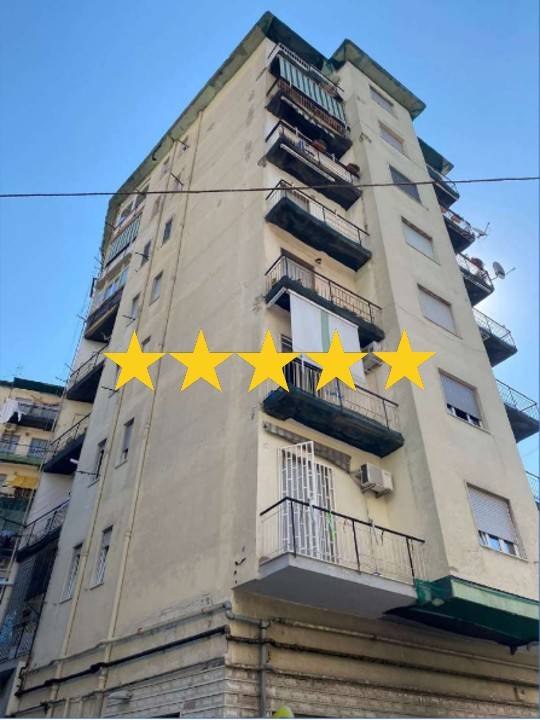 appartamento in vendita a Napoli in zona Stella