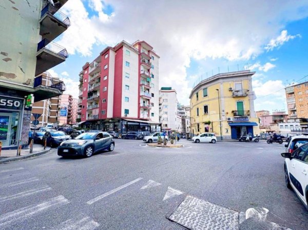 negozio in vendita a Napoli in zona Arenella