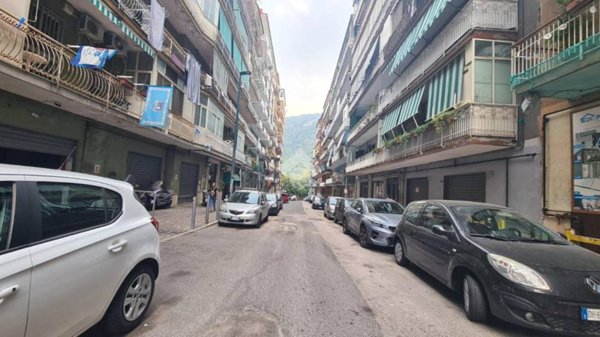 appartamento in vendita a Napoli in zona Pianura