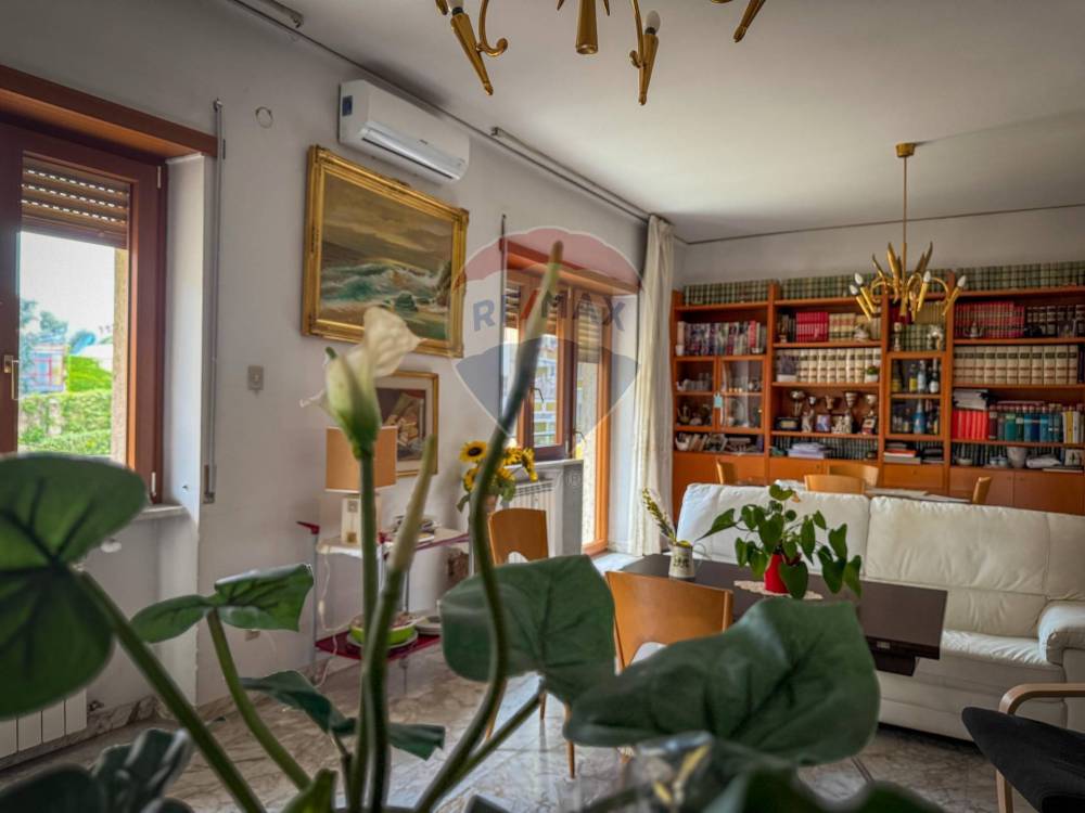 appartamento in vendita a Napoli in zona Arenella