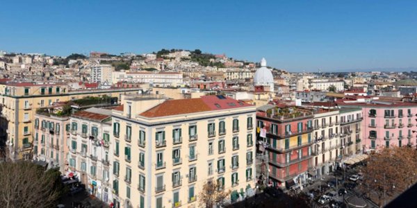 appartamento in vendita a Napoli in zona Stella