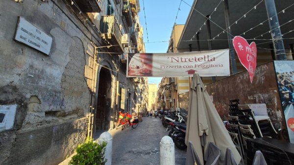 appartamento in vendita a Napoli in zona San Ferdinando