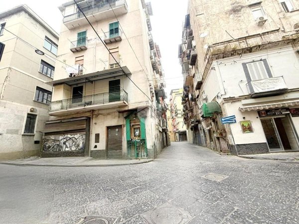 appartamento in vendita a Napoli in zona Pendino / San Giuseppe
