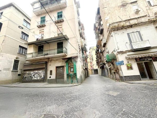 appartamento in vendita a Napoli in zona Pendino / San Giuseppe