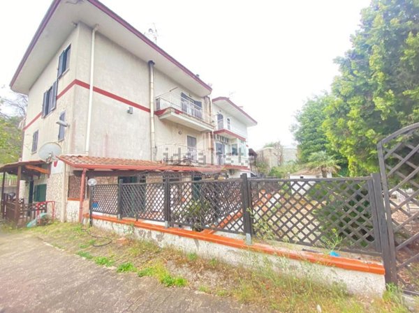 casa indipendente in vendita a Napoli in zona Bagnoli
