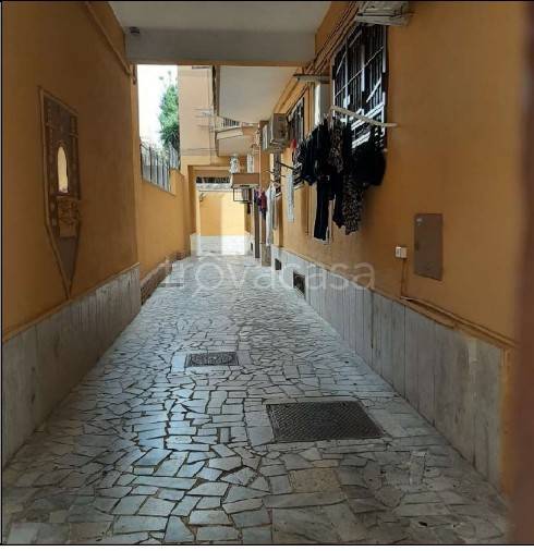 appartamento in vendita a Napoli in zona Barra