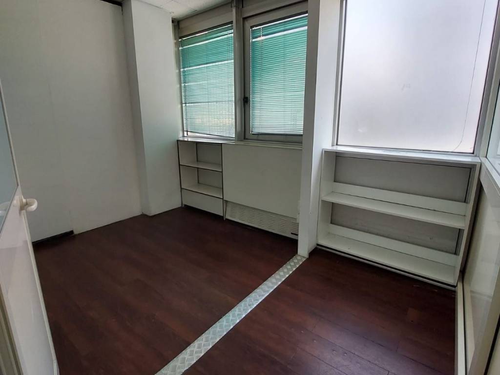 ufficio in vendita a Napoli in zona Poggioreale