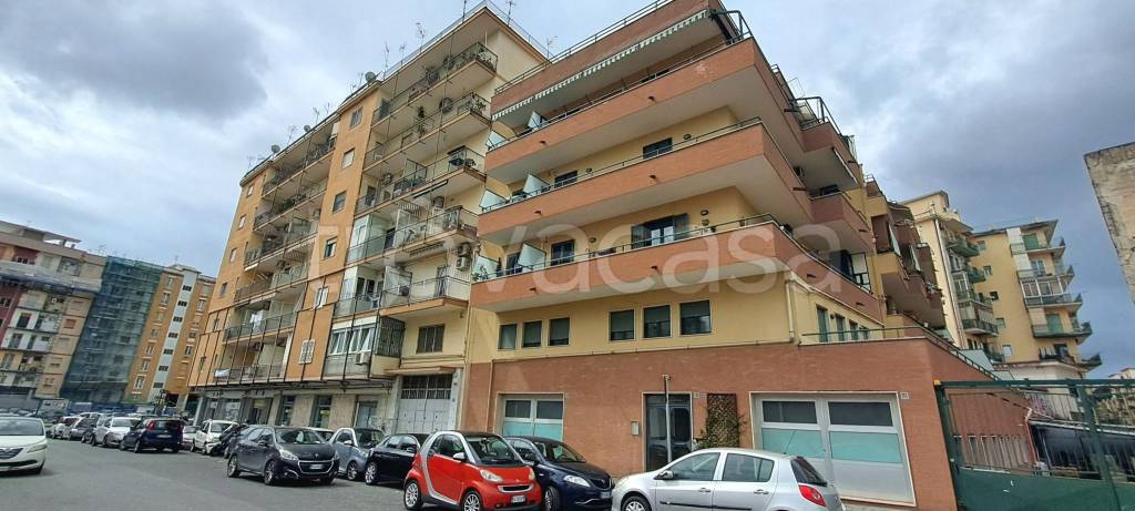 appartamento in vendita a Napoli in zona Fuorigrotta