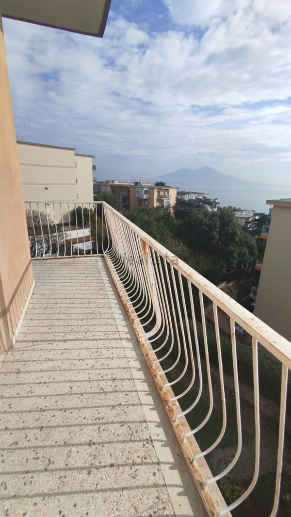 appartamento in vendita a Napoli in zona Posillipo