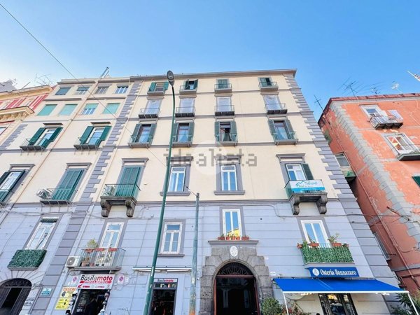 appartamento in vendita a Napoli in zona Chiaia