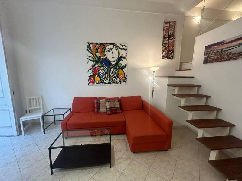 appartamento in vendita a Napoli in zona Chiaia