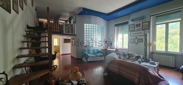appartamento in vendita a Napoli in zona Chiaia