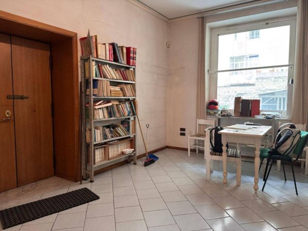 appartamento in vendita a Napoli in zona Chiaia