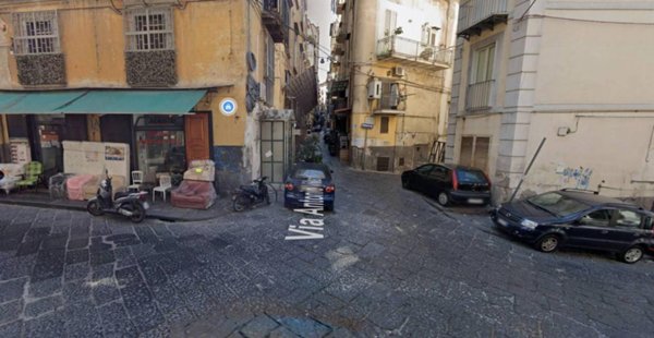 appartamento in vendita a Napoli in zona Stella