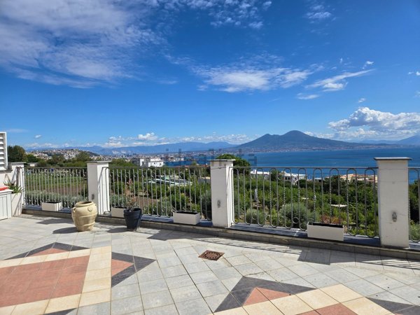 appartamento in vendita a Napoli in zona Posillipo