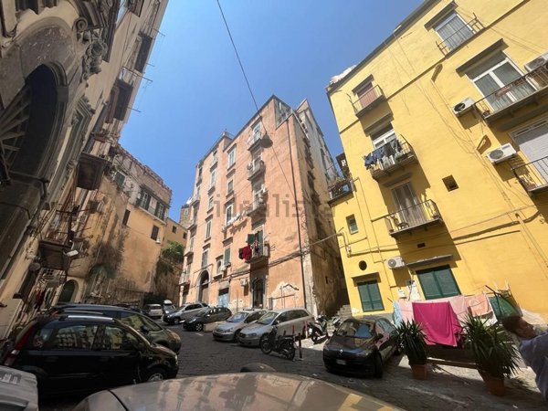 appartamento in vendita a Napoli in zona Stella