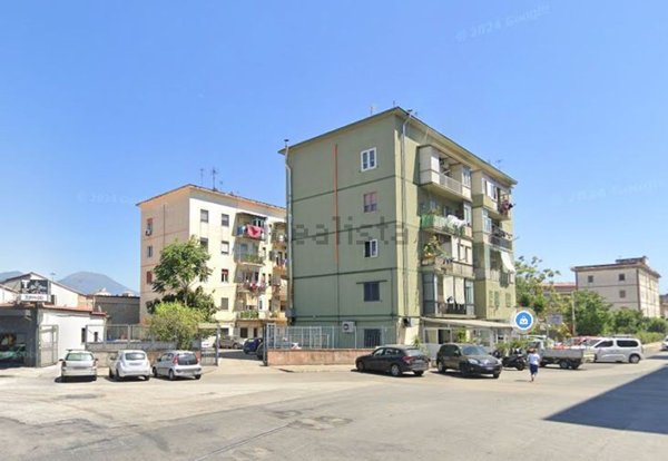 appartamento in vendita a Napoli in zona Barra