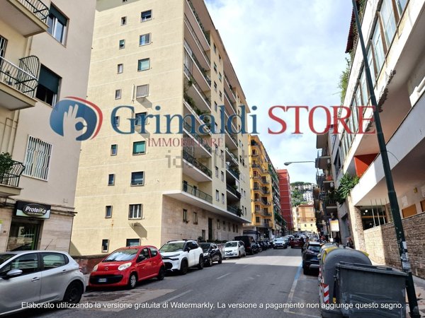 appartamento in vendita a Napoli in zona Chiaia