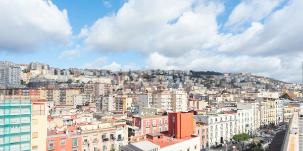 appartamento in vendita a Napoli in zona Chiaia