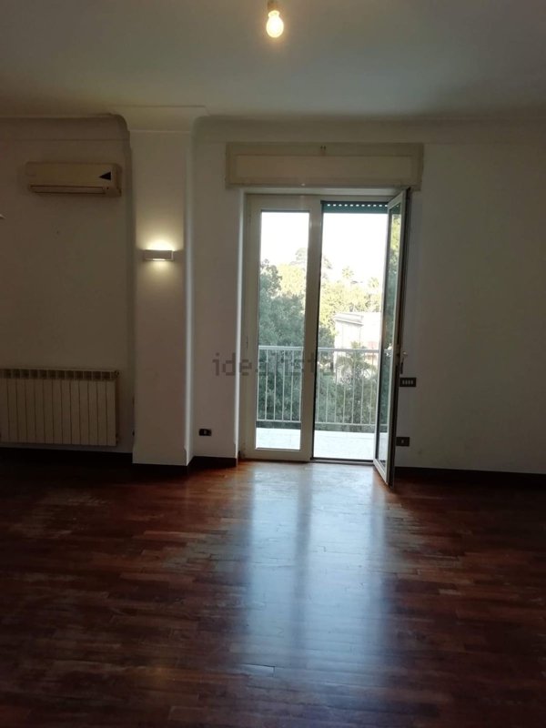 appartamento in vendita a Napoli in zona San Carlo all'Arena