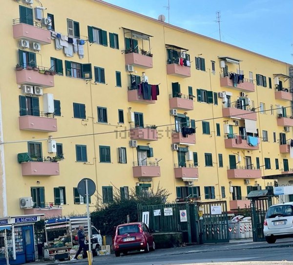 appartamento in vendita a Napoli in zona Bagnoli
