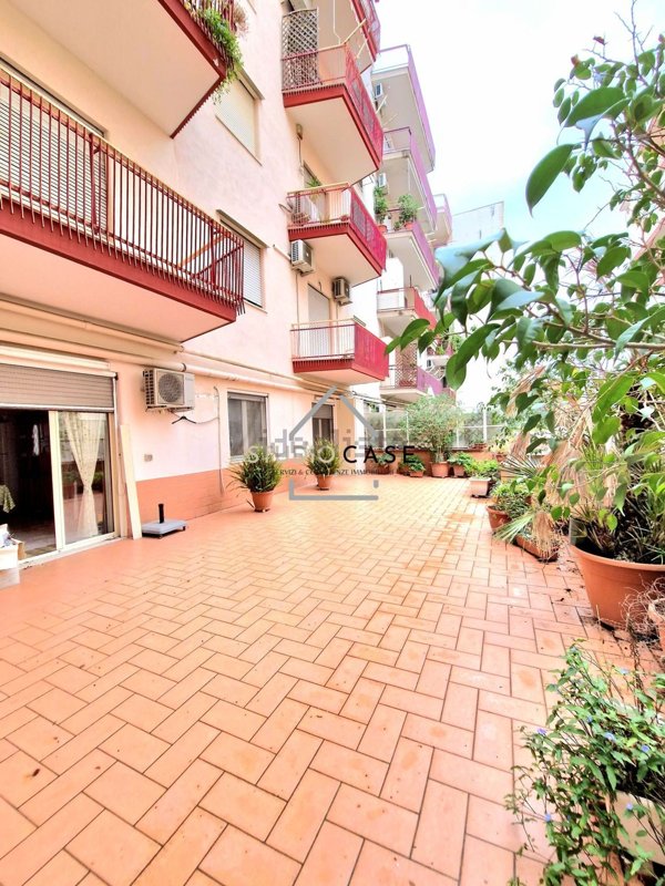 appartamento in vendita a Napoli in zona Fuorigrotta