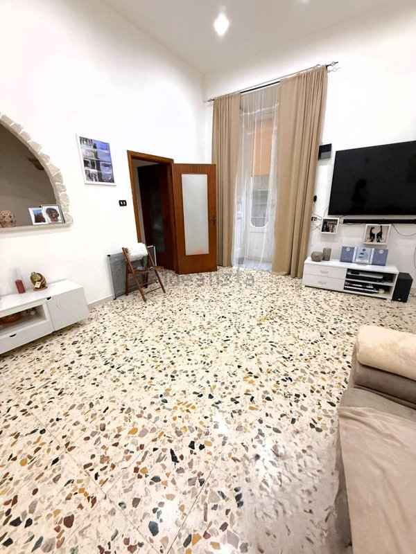 appartamento in vendita a Napoli in zona San Lorenzo