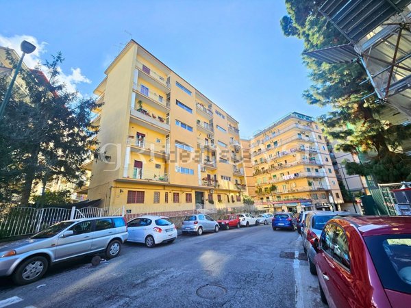appartamento in vendita a Napoli in zona Arenella