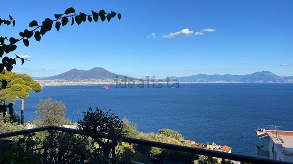 appartamento in vendita a Napoli in zona Posillipo