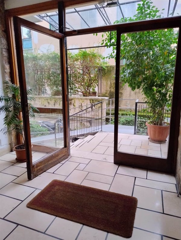 appartamento in vendita a Napoli in zona Chiaia