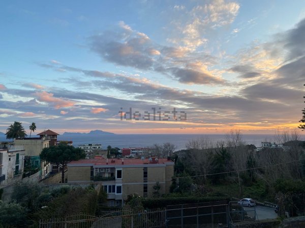 appartamento in vendita a Napoli in zona Posillipo