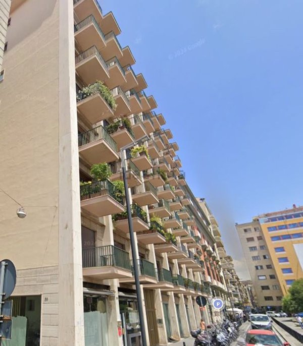 appartamento in vendita a Napoli in zona Chiaia
