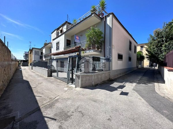 appartamento in vendita a Napoli in zona Bagnoli