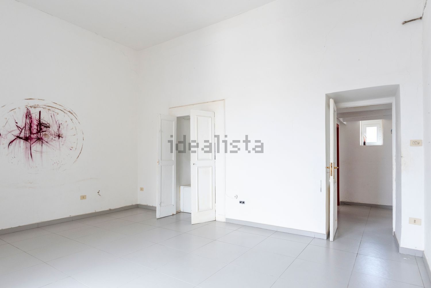 appartamento in vendita a Napoli in zona San Ferdinando