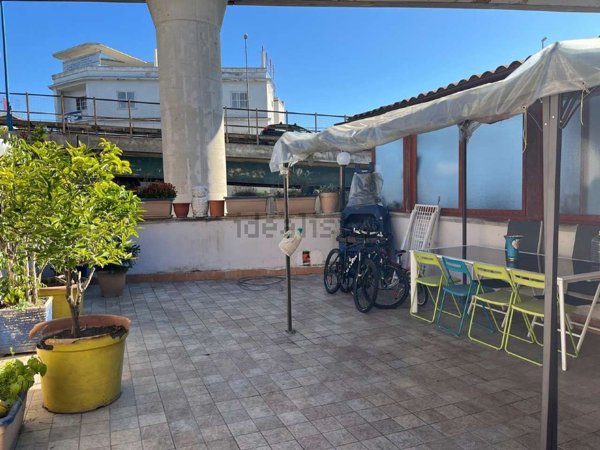 appartamento in vendita a Napoli in zona Vicaria