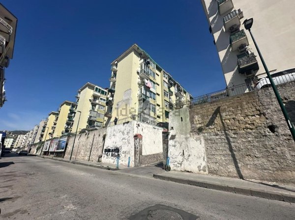 appartamento in vendita a Napoli in zona Fuorigrotta