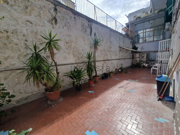 appartamento in vendita a Napoli in zona Avvocata