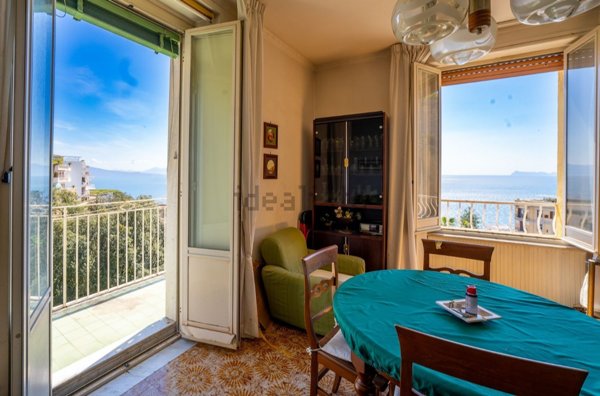 appartamento in vendita a Napoli in zona Posillipo