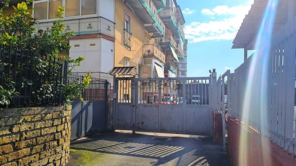 appartamento in vendita a Napoli in zona Pianura