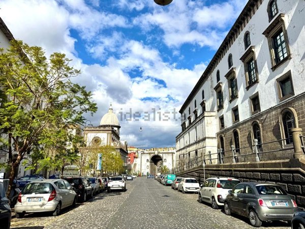 appartamento in vendita a Napoli in zona San Lorenzo