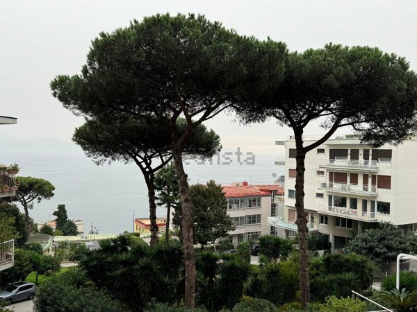 appartamento in vendita a Napoli in zona Posillipo