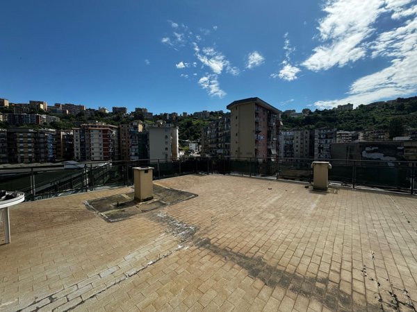 appartamento in vendita a Napoli in zona Fuorigrotta