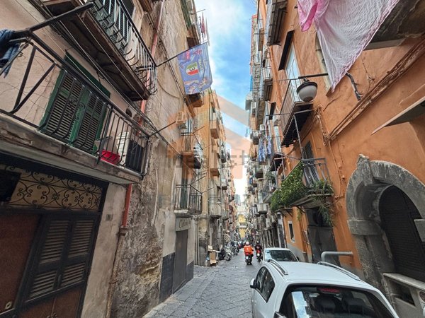 appartamento in vendita a Napoli in zona San Ferdinando