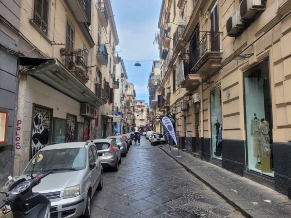 appartamento in vendita a Napoli in zona San Lorenzo