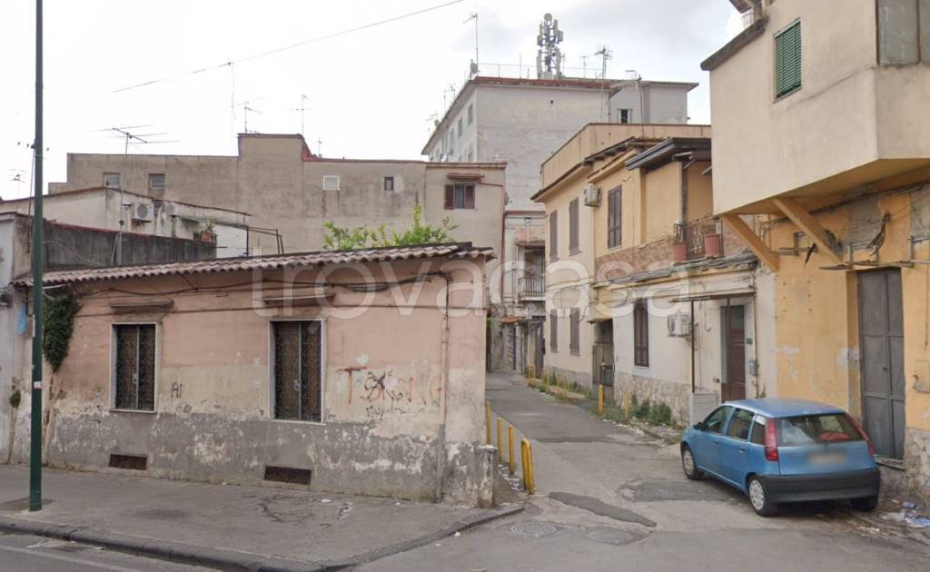 negozio in vendita a Napoli in zona Piscinola